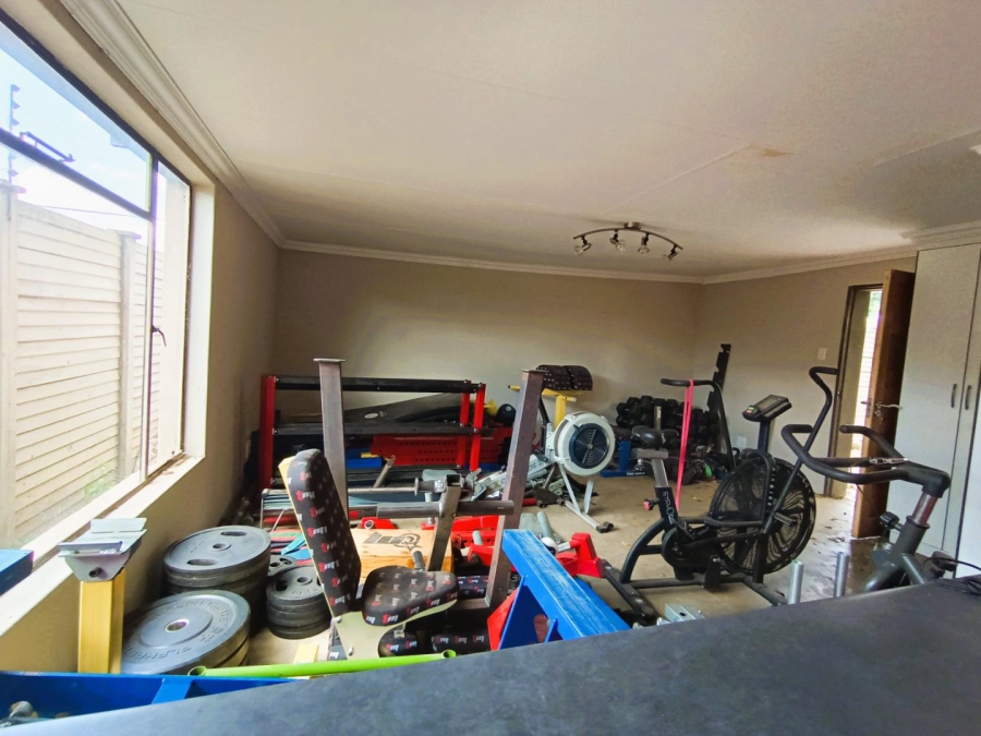 4 Bedroom Property for Sale in Willows Free State